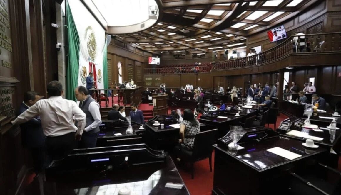 Migrantes con estudios universitarios podrán ser integrados al sector productivo, define 76 Legislatura