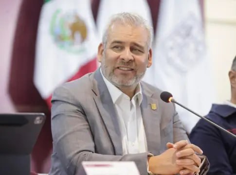 Michoacán mantendrá calendario escolar oficial; clases concluyen el 15 de julio: Ramírez Bedolla