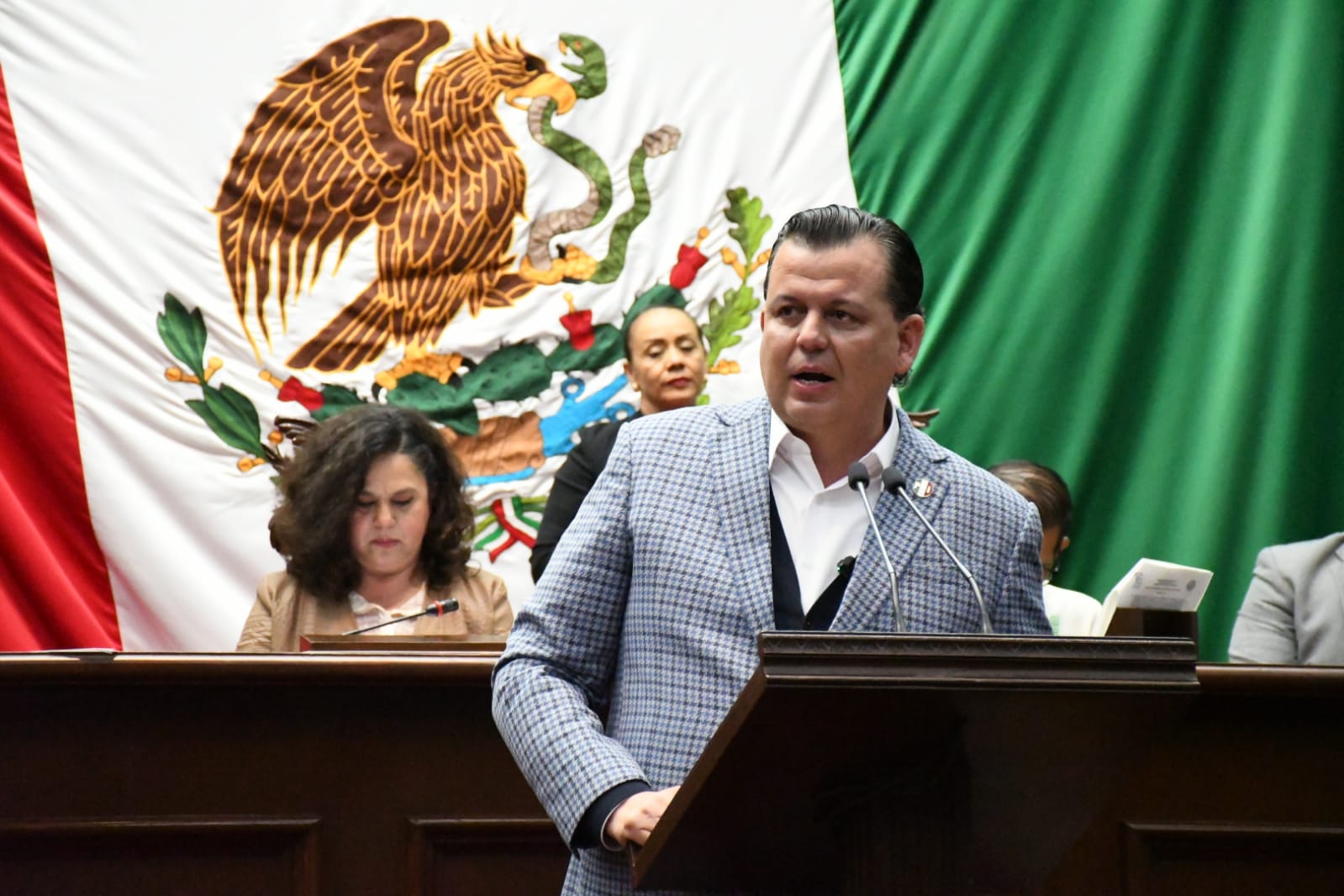 Desplazamiento forzado ya es un delito a propuesta de Memo Valencia